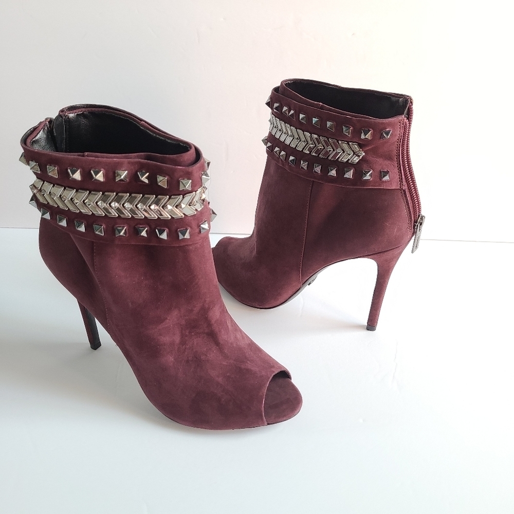 Nwt SCHUTZ burgundy suede peep-toe booties